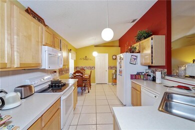 KITCHEN WITH BREAKFAST NOOK