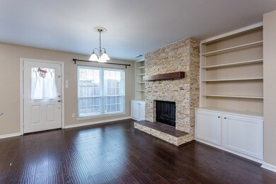 10318 Briar Forest Dr unit 28/4, Houston, TX 77042 - photo 4