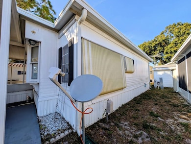 5017 Buccaneer Dr, Ruskin, FL 33570 - photo 2