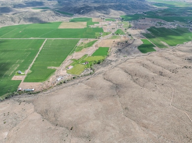 1054 E Jakes Place Rd, Loa, UT 84747 - photo 5