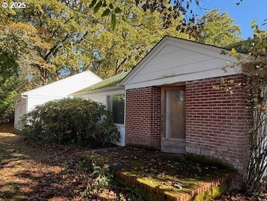 2010 E 26th Ave, Eugene, OR 97403 - photo 3