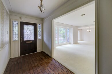 10211 Green Tree Rd, Houston, TX 77042 - photo 3