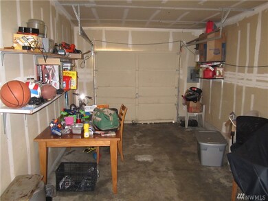 10427 Holly Dr, Everett, WA 98204 - photo 7