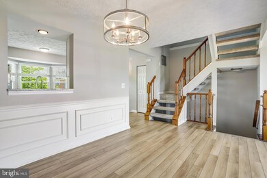 13315 Burkitts Rd, Fairfax, VA 22033 - photo 3