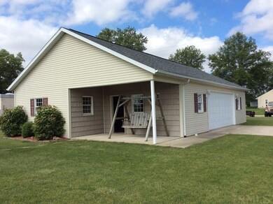 402 E Andrews St, Monroe, IN 46772 - photo 3