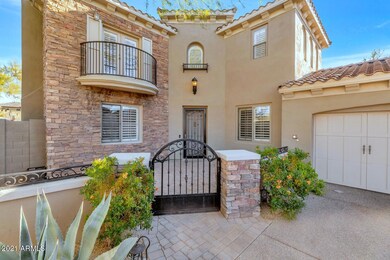 3976 E Robin Ln-large-002-031-3976 E Rob