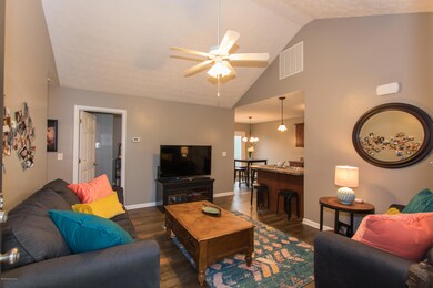 136 Crystal View Ct, Mount Washington, KY 40047 - photo 6