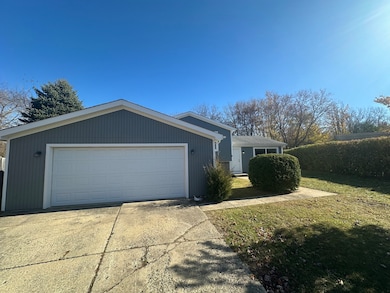 1301 Lizabeth Ln, Waukegan, IL 60087 - photo 2