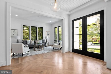 7210 Thrasher Rd, McLean, VA 22101 - photo 3