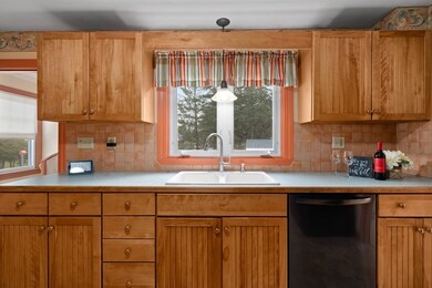 77 Monument St, Haverhill, MA 01832 - photo 4