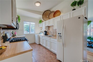 14400 Berg St, Sylmar, CA 91342 - photo 5