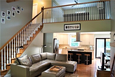 GORGEOUS HARDWOOD FLOORS THROUGHOUT!