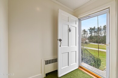 15 Foyer