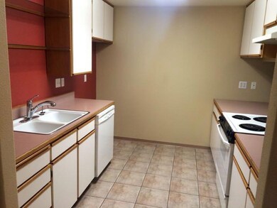 1082 Cherry St, Central Point, OR 97502 - photo 2