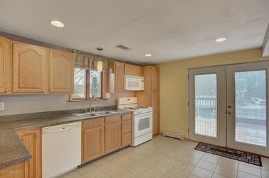 117 E Mechanic St, Muncy, PA 17756 - photo 4