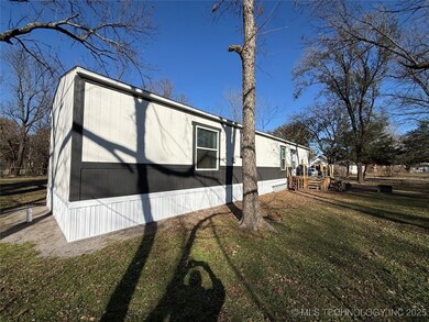 120 S 6th St, Porter, OK 74454 - photo 3