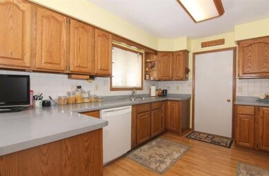 7111 Karl Ave, Belleville, WI 53508 - photo 7