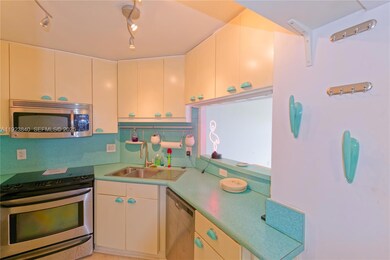 Carlton Tower unit 9E, Fort Lauderdale, FL 33304 - photo 6