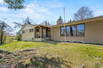 124 Longview Dr, Alexandria, VA 22314 - photo 2