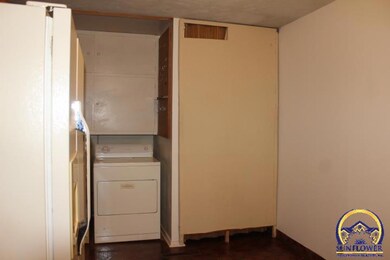 3120 SE Humboldt St, Topeka, KS 66605 - photo 7