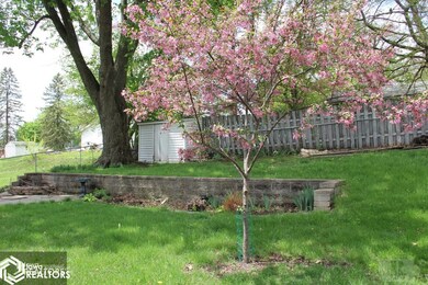 613 E 5th St S, Newton, IA 50208 - photo 3