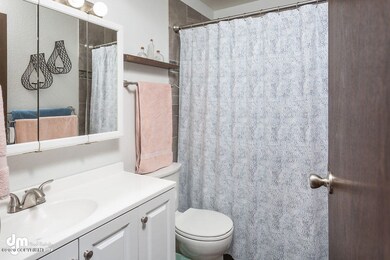 Bathroom_DMD_6274-SMALL