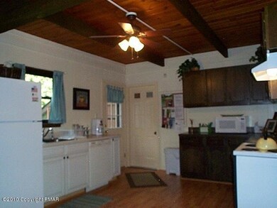 248 W Sir Bradford Rd, Blakeslee, PA 18610 - photo 5