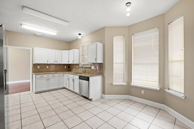 Light and bright breakfast area ~