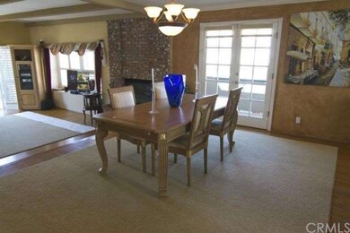 Dining room off of kitchen