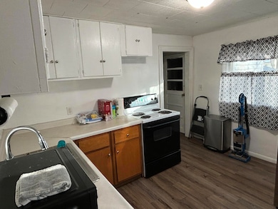 1019 W 7th Ave, Mitchell, SD 57301 - photo 6