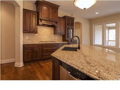 KITCHEN W GRANITE COUNTER TOPS