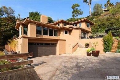 Contemporary and secluded yet close to beaches and