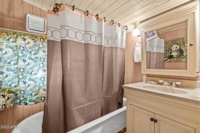 Claw foot tub!