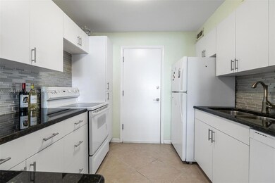 1901 S Ocean Dr unit 403, Hollywood, FL 33019 - photo 5