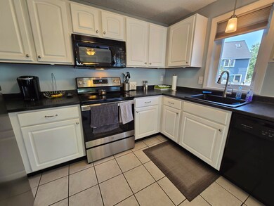 131 Valley Way W unit 131, Manchester, NH 03102 - photo 5