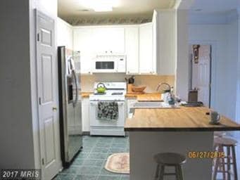 11310 Westbrook Mill Ln, Fairfax, VA 22030 - photo 5