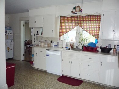 FIRST FLOOR KITCHEN