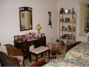 Guest bedroom-