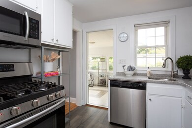 7 Sherwood Rd, Stoneham, MA 02180 - photo 6