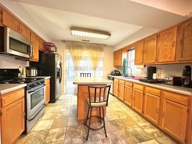 unlisted-address, Darien, IL 60561 - photo 3