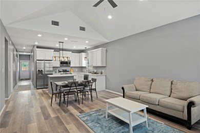 802 W Huntington St, Beeville, TX 78102 - photo 6