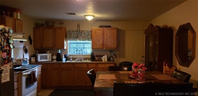 Eat in kitchen