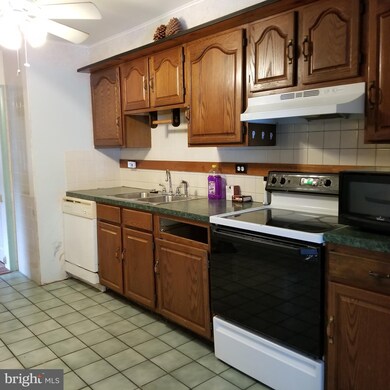 633 Fairview Ave, Columbia, PA 17512 - photo 5