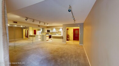 3465 Amboy Rd unit 1K, Staten Island, NY 10306 - photo 6