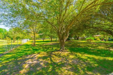 1372 County Road 377, Cleveland, TX 77327 - photo 7