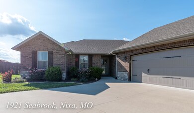 1921 N Seabrook Dr, Nixa, MO 65714 - photo 2