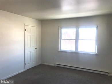 219 W 5th St unit 2ND FL, Lansdale, PA 19446 - photo 2