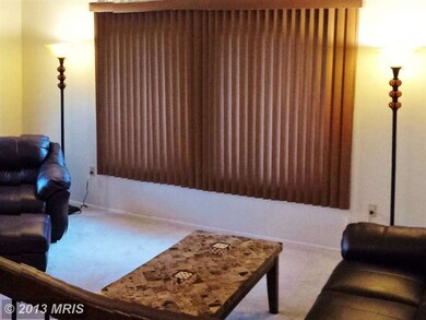 322 Avondale Dr, Sterling, VA 20164 - photo 4