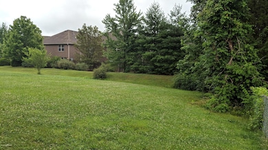 8015 Apple Valley Dr, Louisville, KY 40228 - photo 5