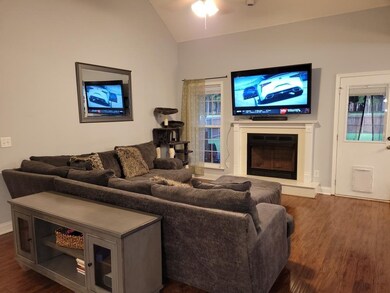 202 Drayton Ct, Warner Robins, GA 31088 - photo 2